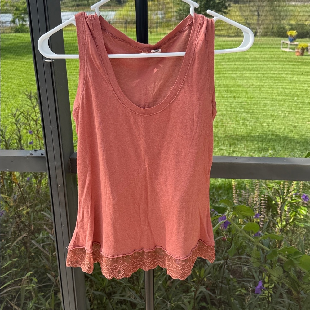 Moth medium distressed cotton tank with lace hem